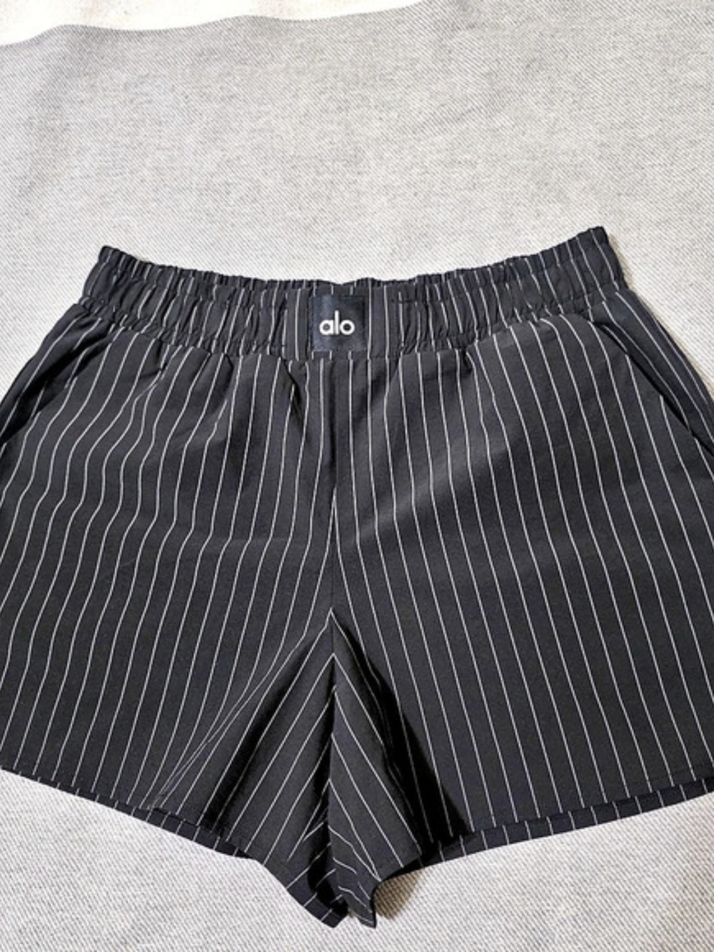 Alo Boxer Shorts Striped Athletic Shorts in Black & Gray Like New - Picture 3 of 8